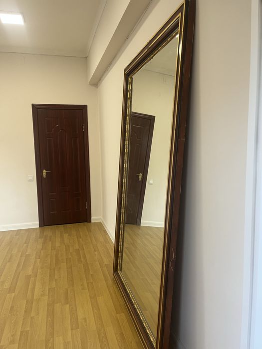продаи срочно зеркало