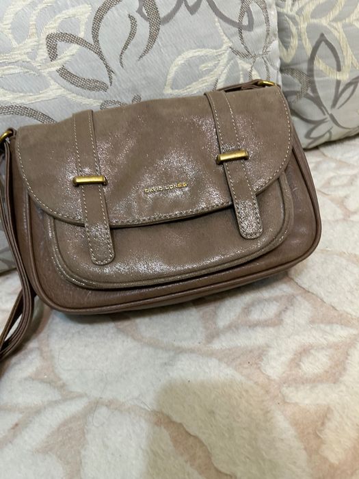 Дамска чанта през рамо