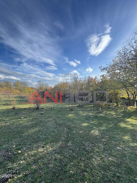 Парцел в София, област-с.Драговищица площ 3250 цена 98900