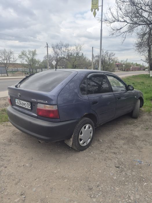 Японский автомобиль Тоиота каролла