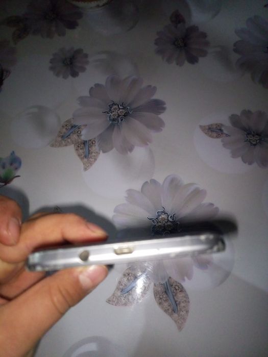 Телефон сотилади идеальни холатда