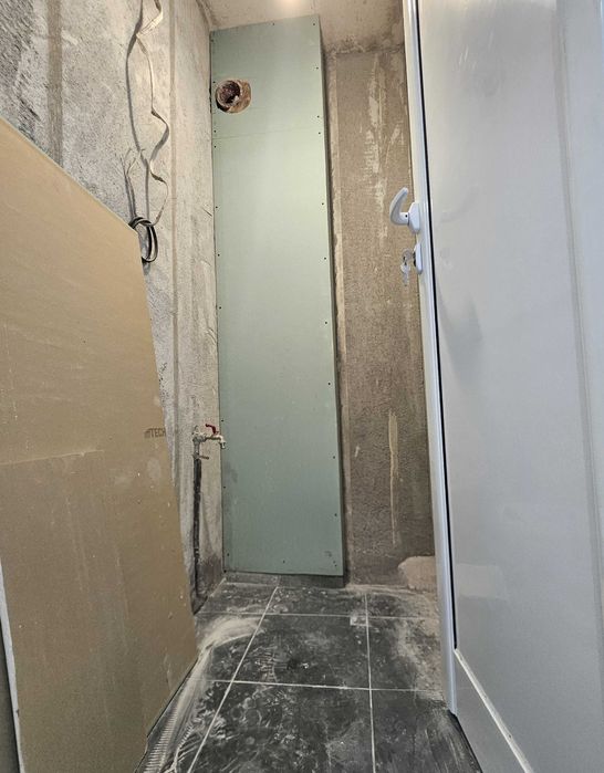 Продава се Тристаен апартамент в Пловдив, Остромила - 80 кв.м за 1988 €/кв.м - Снимка #2