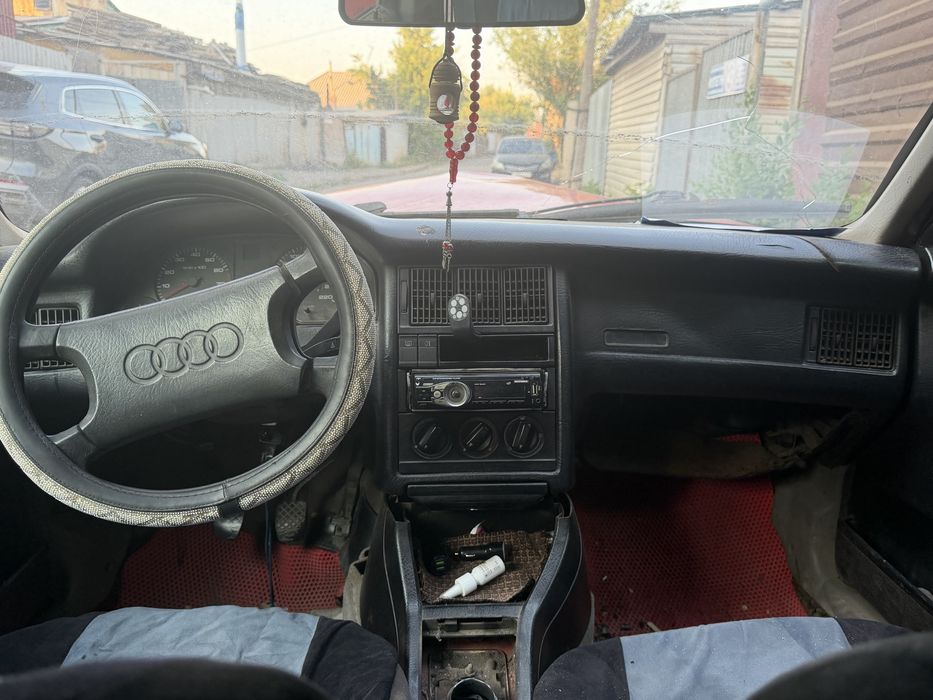 Ауди 1989года, Б.3 обьем 1,8