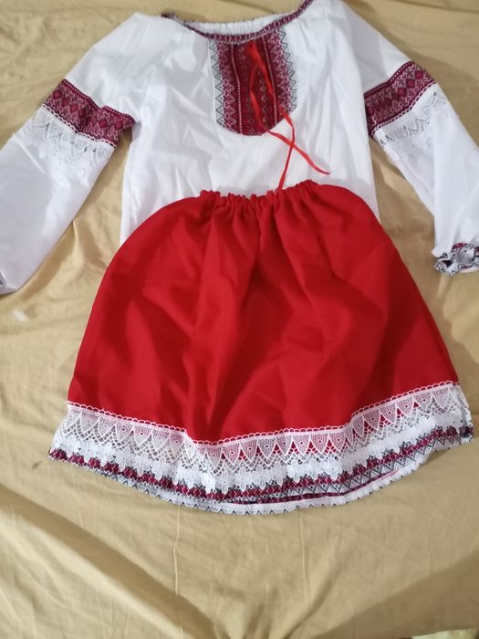 Vând coatumas tradițional