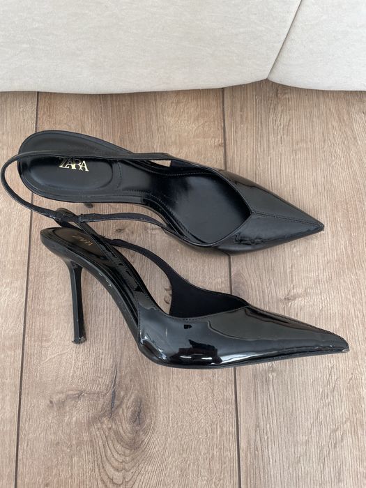 Продаю туфли Zara черный
