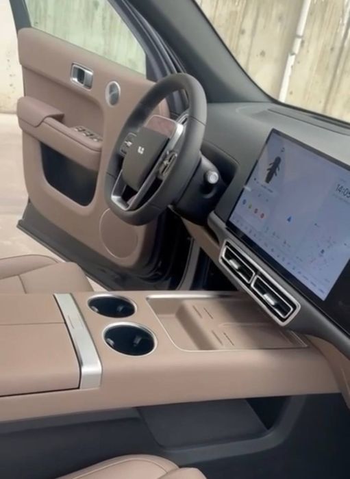 Li 7 Ultra цена 50 000$ CIP