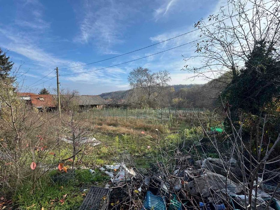 Самостоятелна къща в с.Леново