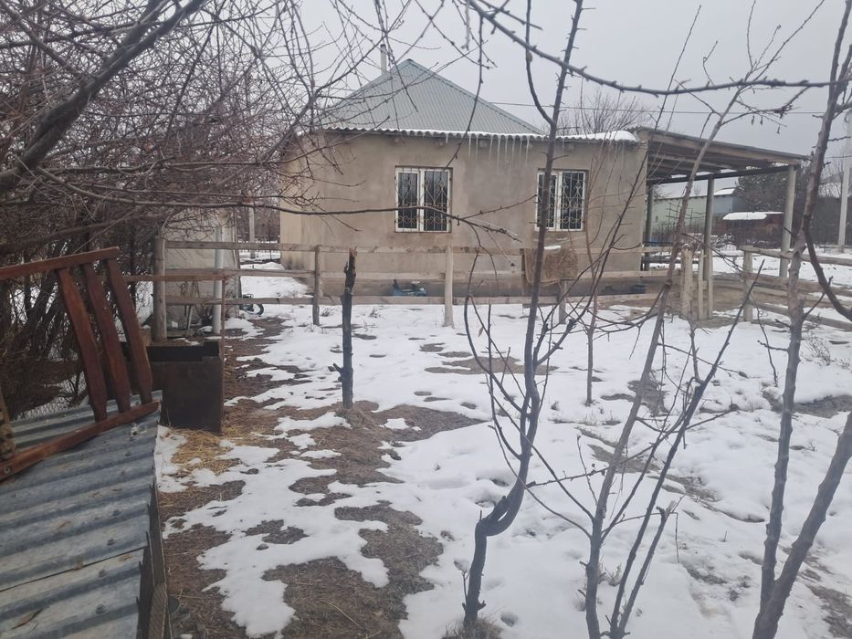 Шұбарсу ауылында үй сатылады.