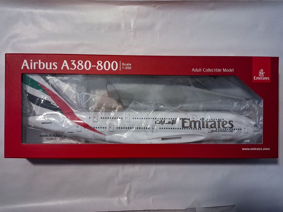 Macheta metalica de avion Emirates A380