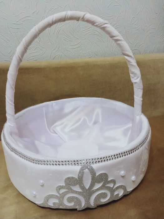Продам корзинку подарочную