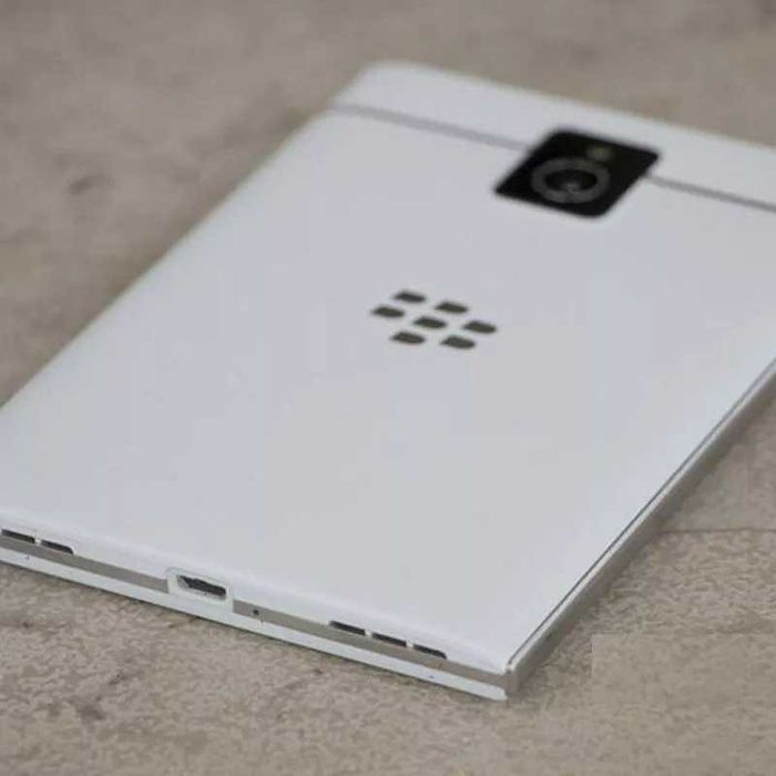 Telefon blackberry passport alb nou tipla nefolosit,OFERTA CRACIUN.