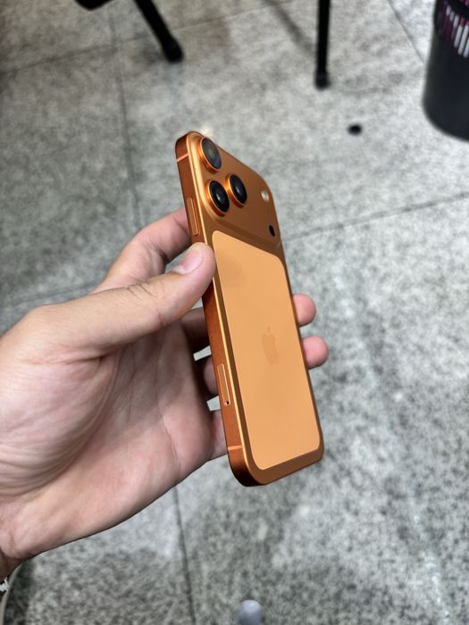 iPhone 17 pro 64 gbb