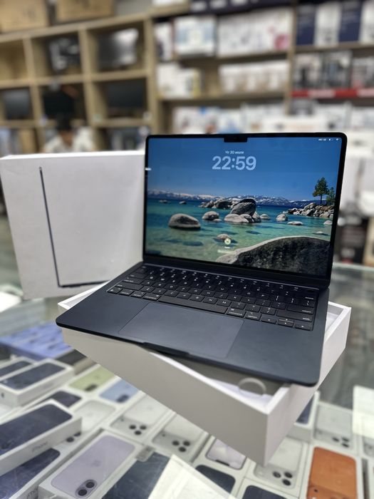 MacBook Air 13 M2 16/256 б/у