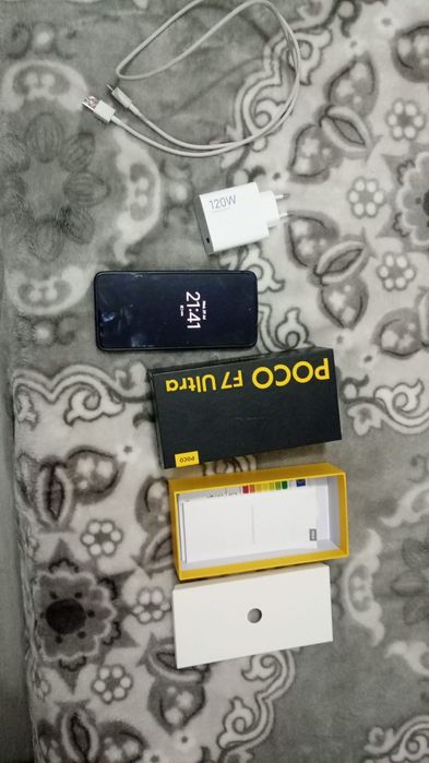 POCO F7 Ultra 512GB / 16GB RAM - Stare impecabilă, Încărcător 120W inclus