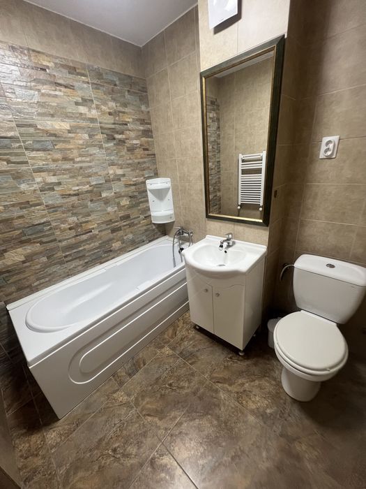 Inchiriez apartament 2 camere cu loc de parcare(direct la proprietar), zona Auchan Titan