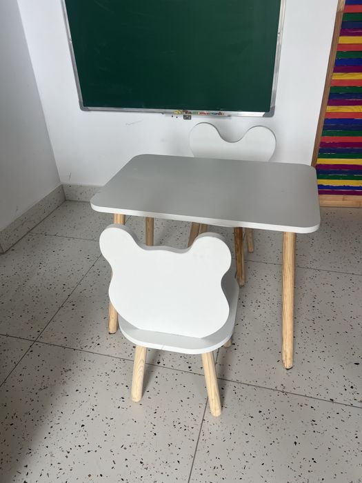 Детский стол со стульями