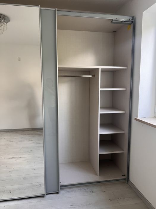 Dressing/Dulap 300/223/64 cm 3 usi culisante sticla gri/oglinda