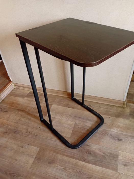 Полка  б/у   . Столик мал 3000 .  Стеллаж.   .