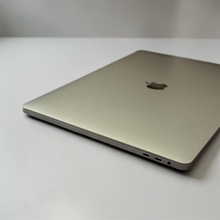 16'Като Нов Macbook Pro 16 2019/i7-9750H/16GB DDR4/512GB SSD/5500M