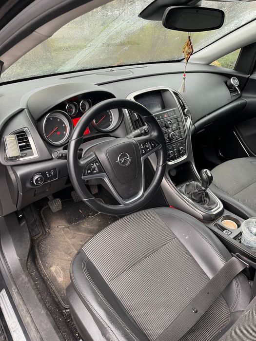 De vânzare Opel Astra J / 1.7Cdti