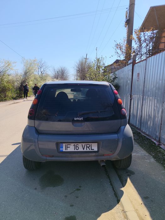 Vând Smart 4 uși 2005