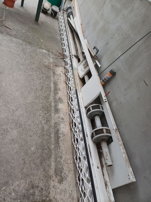 Продавам охранителна ролетна щора