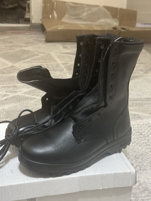 Продам туфли и берцы