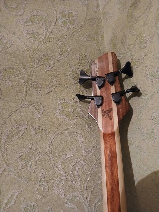 Бас гитара ручной работы