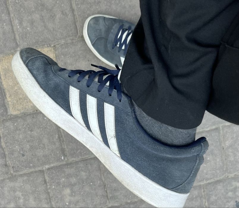 продам кроссовки срочно