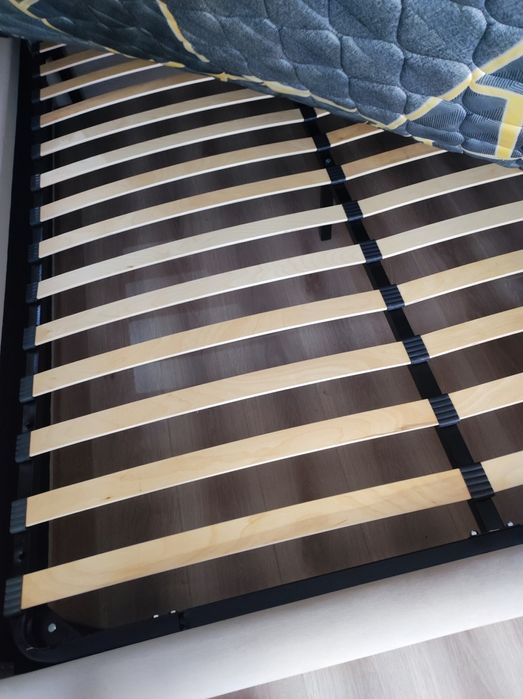 Срочно продам спальную кровать