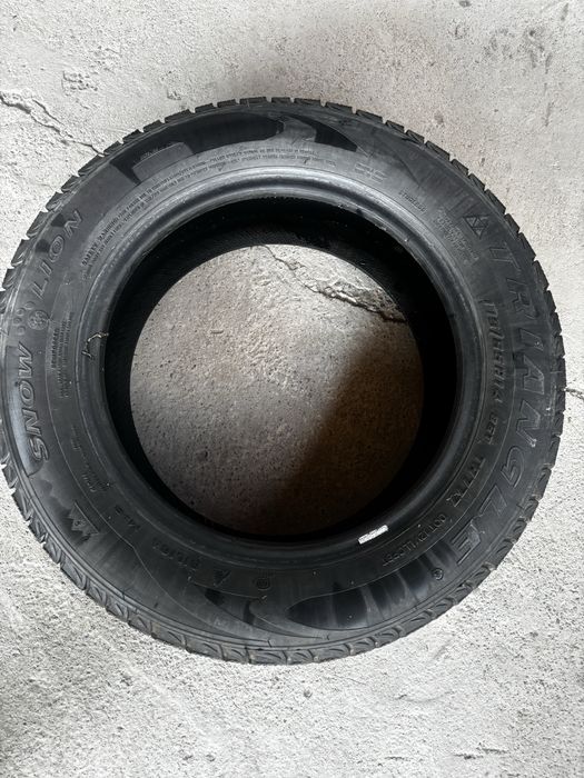 В ниличии комплект зимних шин 175/65R14