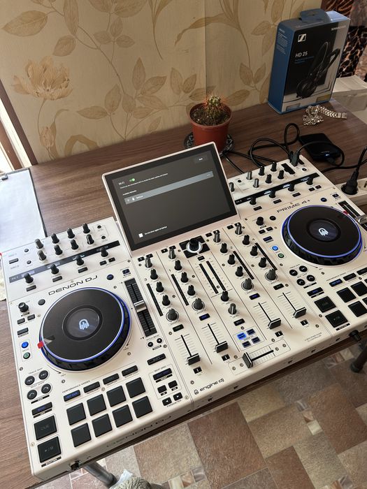 Denon prime 4+ .