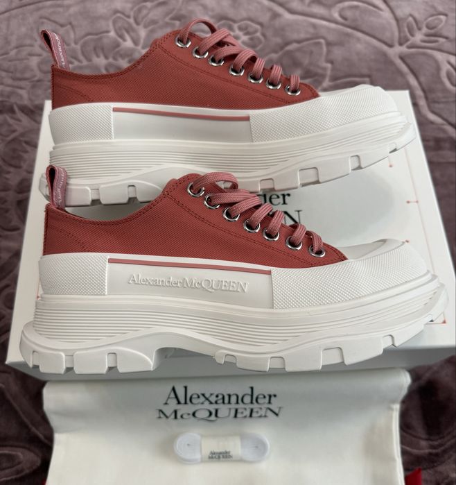 Sneakers damă Alexander McQueen Tread Slick culoare roșu-coral si alb