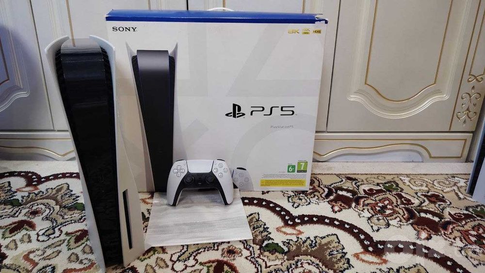 Playstation 5 в дисковод Deluxe подписка Европа регион  идеально состо