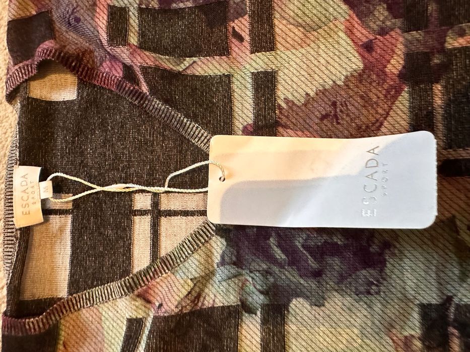 Vesta/ top Escada M nou eticheta