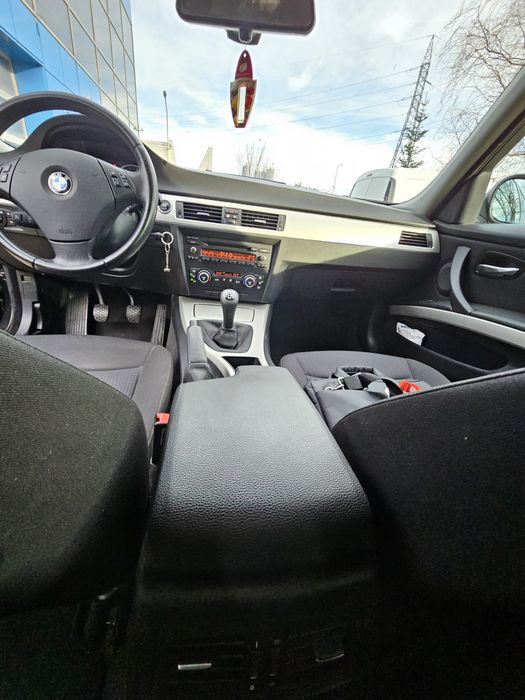 BMW Seria 3 Model 318D 143CP 2.0 Diesel