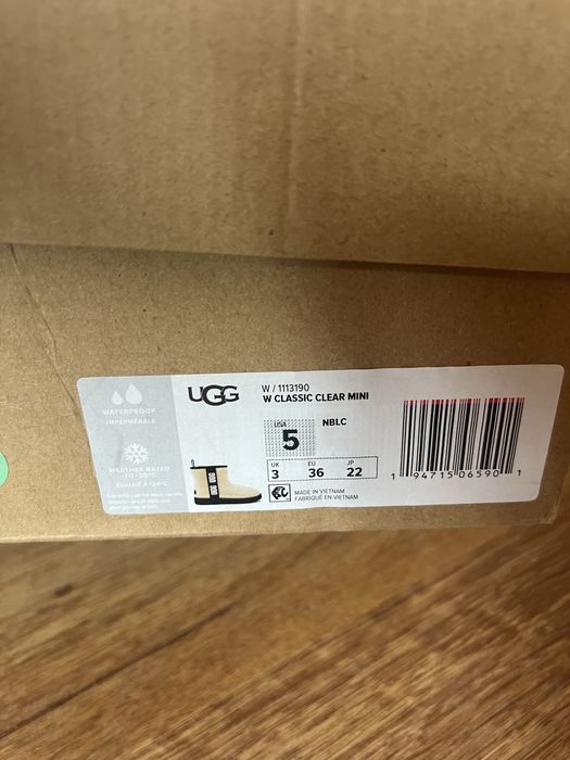 Ghete tip Ugg culoare crem