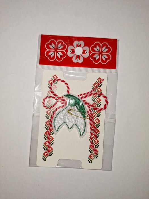 Мартеници на едро