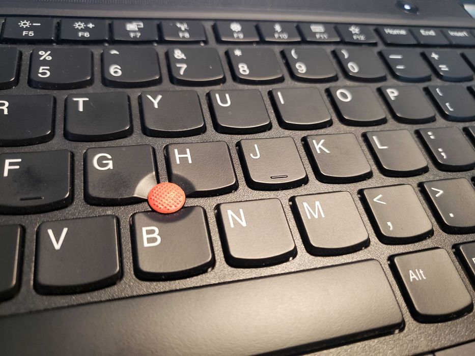 Лаптоп Lenovo ThinkPad T490 i5-8265U 16GB 512GB WIN11