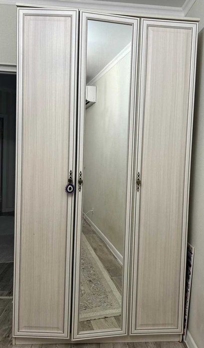 Продается шкаф в хорошем состоянии
