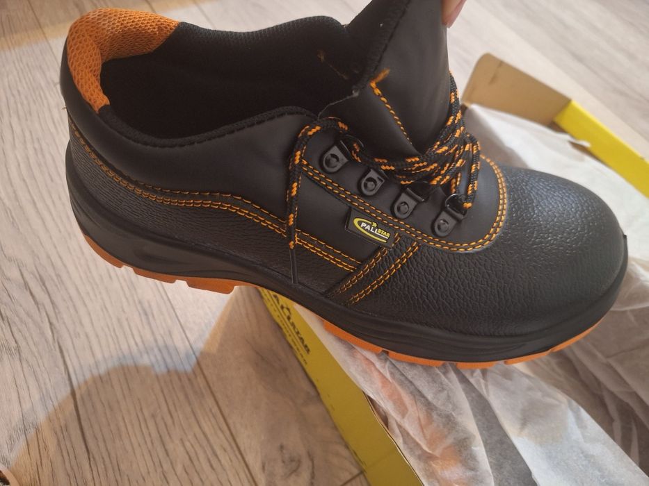 Bocanci protecție,noi,cu eticheta,nr 43