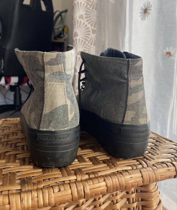 Vagabond sneakers
