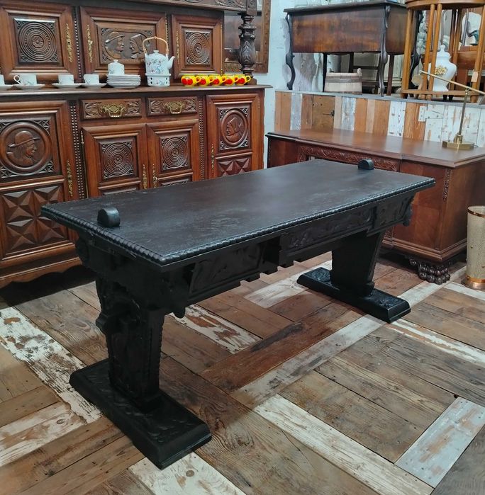 Masa veche din lemn masiv de stejar restaurata