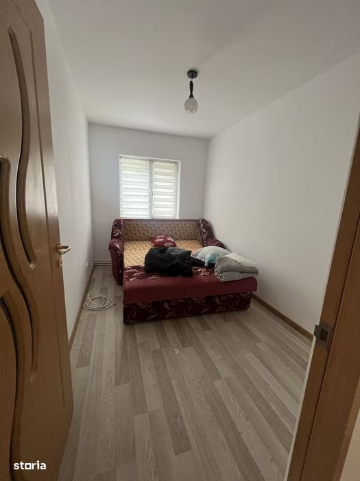 SF. LAZAR ap.3 camere, decomandat,et.1/4,liber,curat,60mp, OCAZIE!