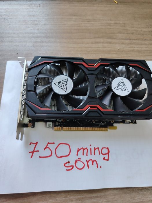 Видеокарта  Arktek Rx 580 8 gigabyte.