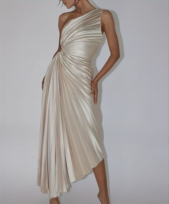 Официална рокля М размер