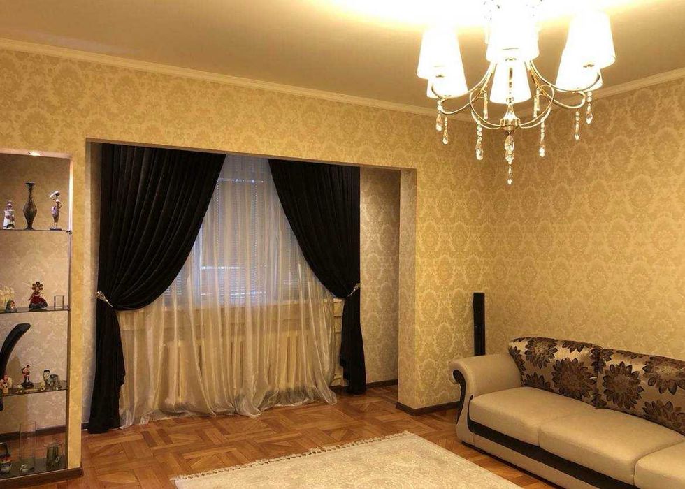 ойбек 2 комнатная квартира 62м2 , с долгосрочным арендатором за 700 уе