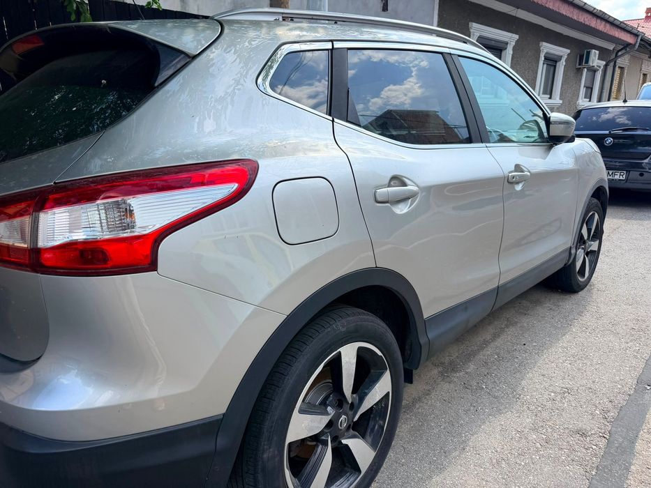 Nissan Qashqai N-Tec volan UK
