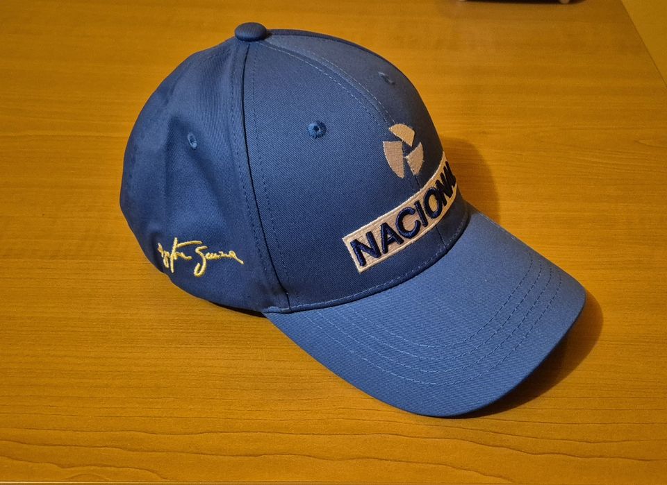 Sapca omagiu model anii 90 Formula 1 Nacional Ayrton Senna