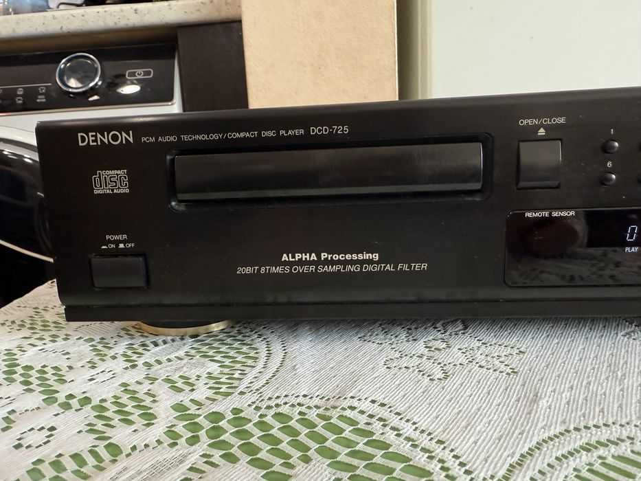 Denon DCD-725 CD player